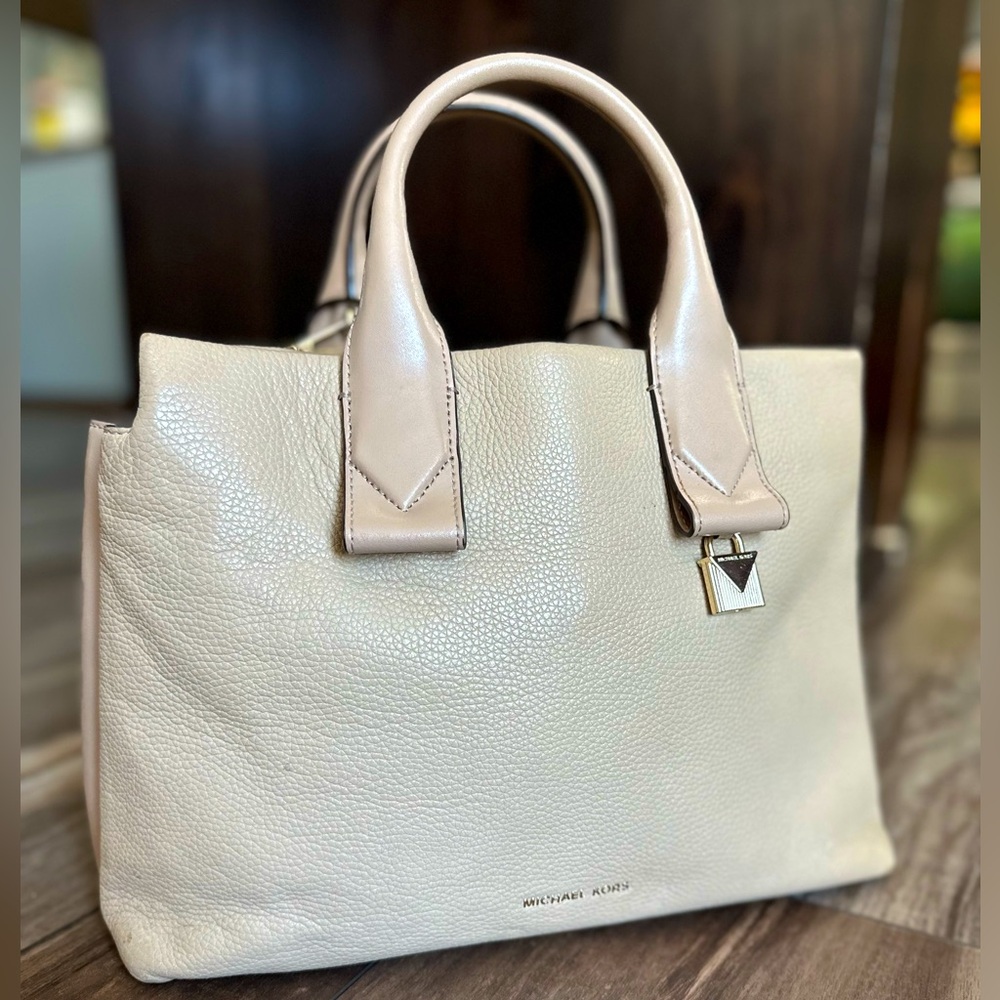 Michael Kors purse. 14 x 6 x 9 1/2 inches.